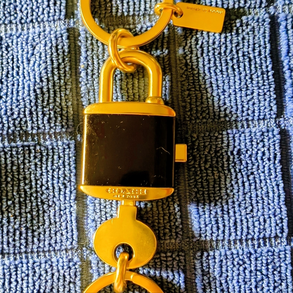 Coach Gold and Black Lock Keychain Lock/Unlock (BAG NOT INCLUDED) - Picture 5 of 6